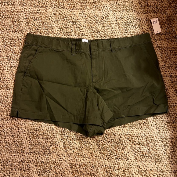 GAP Pants - Gap City Shorts BNWT